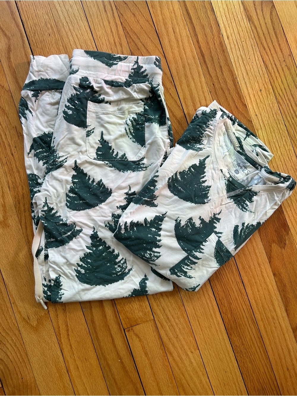 LATES Green Tree Print Pajama Set